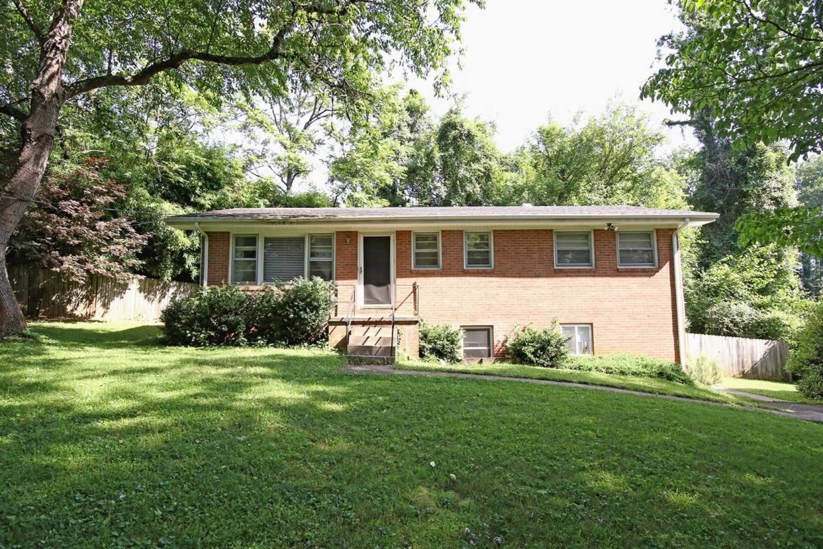 Apartment for rent at 124 Thomas Dr, Charlottesville, VA 22903