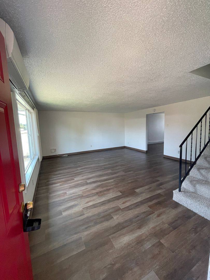 Townhouse for rent at 1630 Monmouth St, Independence, OR 97351