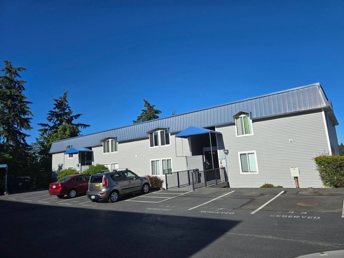 Apartment for rent at 924 Shorewood Dr, Bremerton, WA 98312
