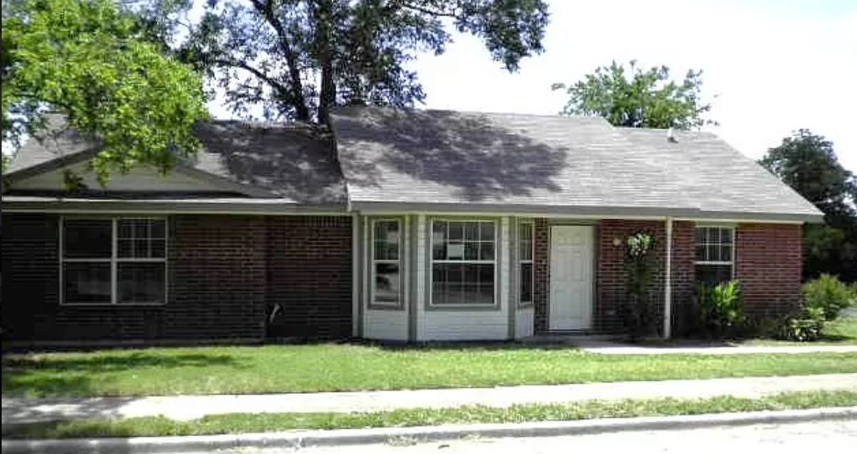 House for rent at 4102 Opal Ave, Dallas, TX 75216