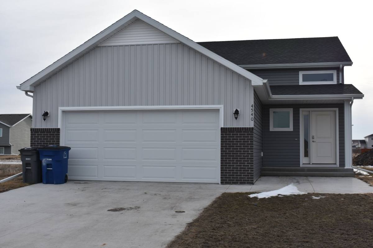 House for rent at 4540 12th St S, Moorhead, MN 56560