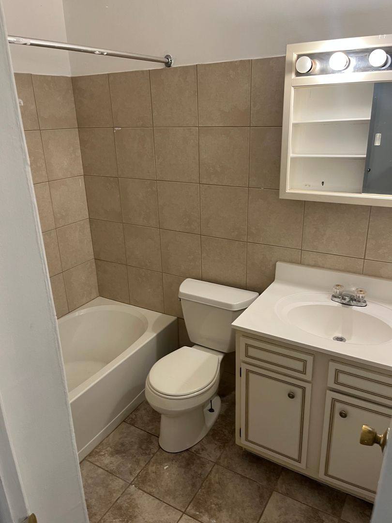 Apartment for rent at 15412 Maple Park Dr, Maple Heights, OH 44137