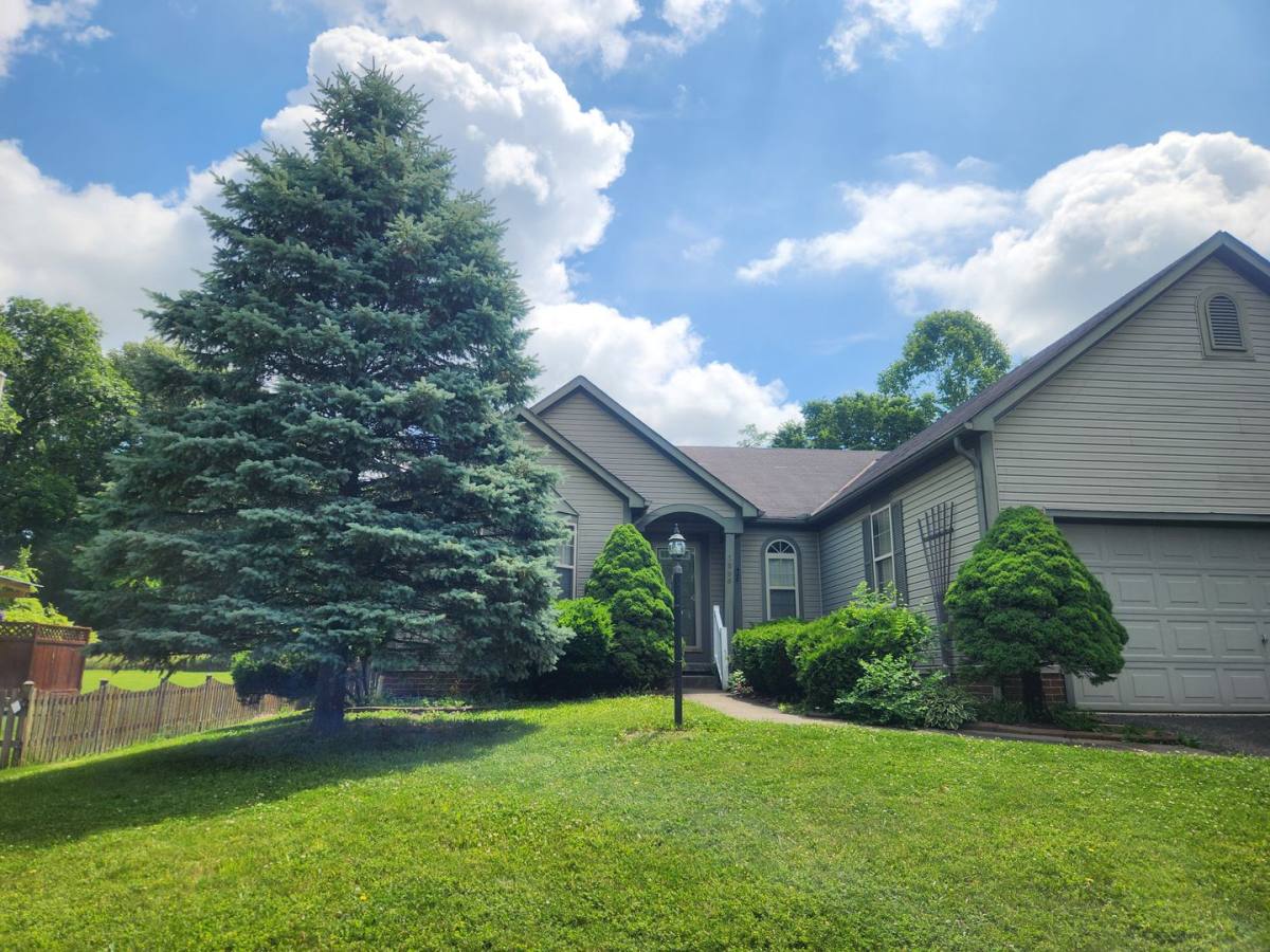 House for rent at 1586 Bush Hill Dr, Lancaster, OH 43130