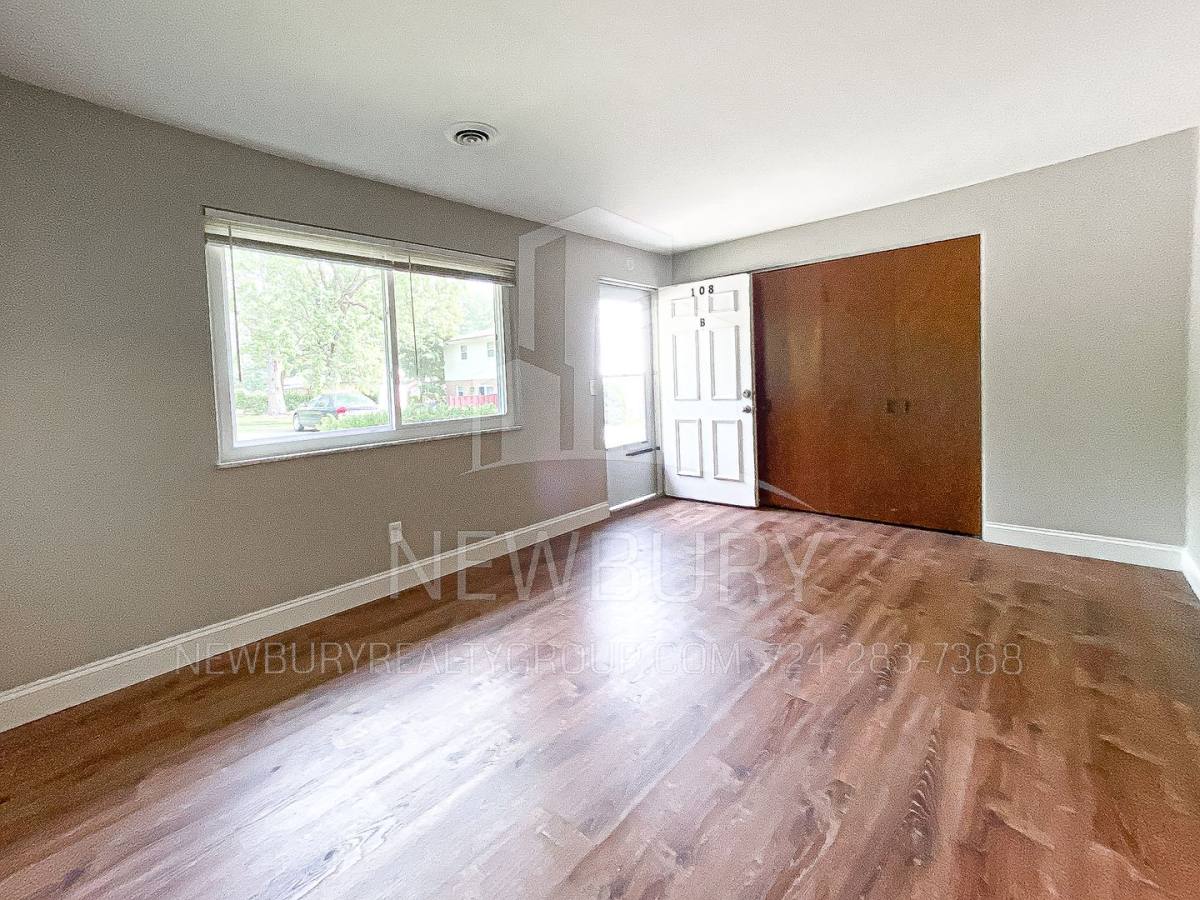 Apartment for rent at 106 Saint Andrews Dr, Butler, PA 16001