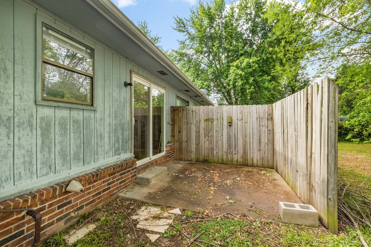 Apartment for rent at 1000 & 1002 Convair St, Bentonville, AR 72712
