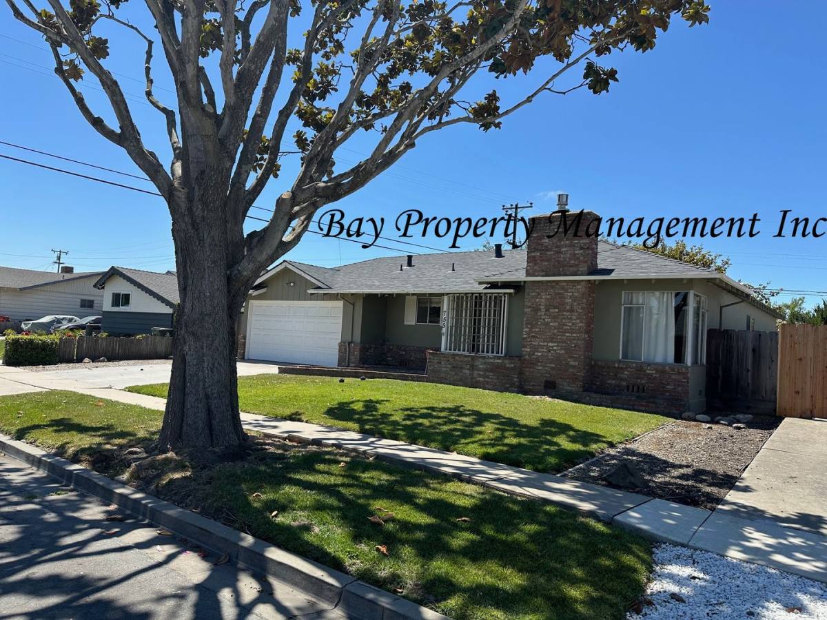 House for rent at 755 Carmelita Dr, Salinas, CA 93901