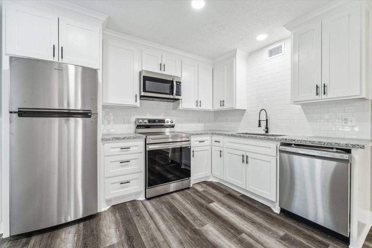 Apartment for rent at 2790 W Tc Jester Blvd, Houston, TX 77018