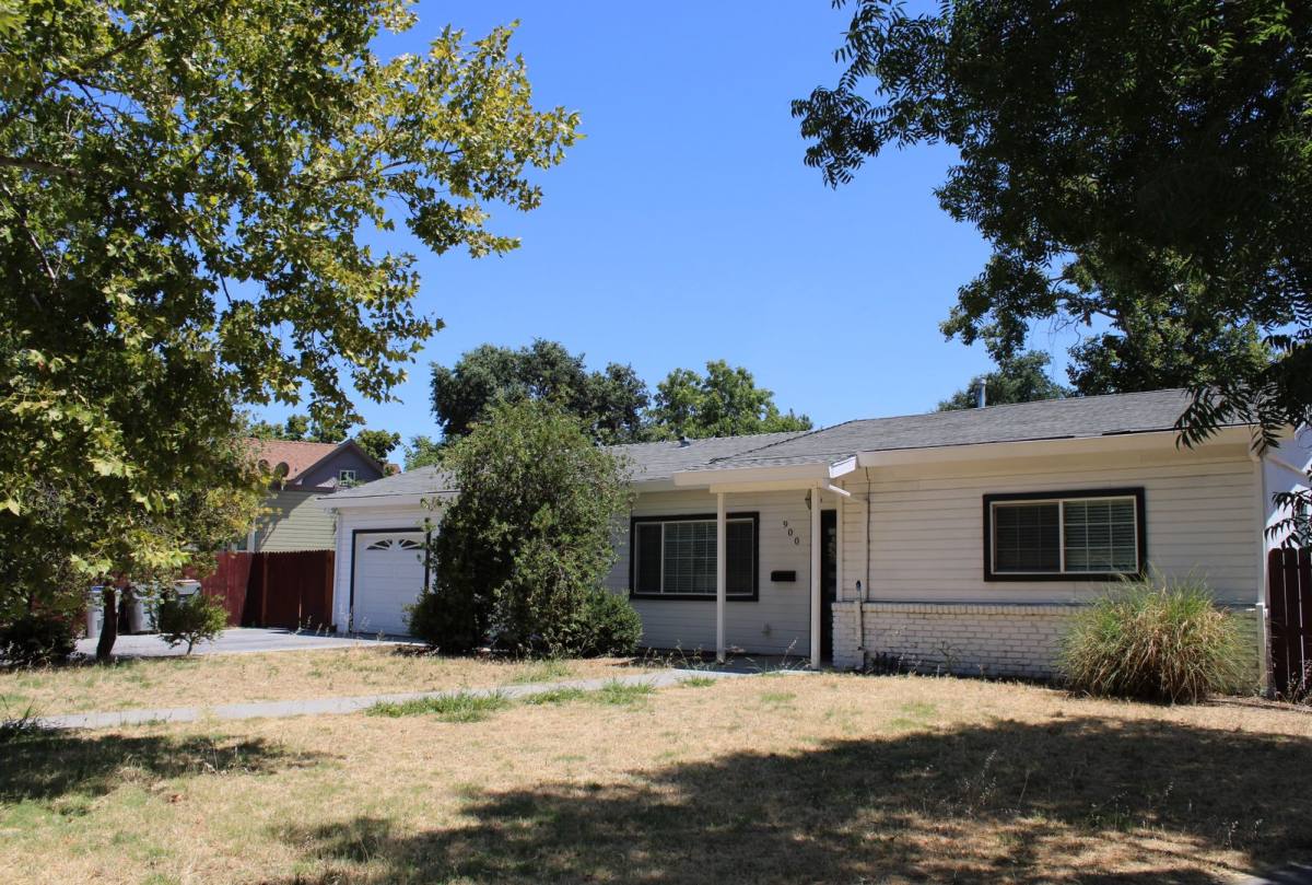House for rent at 900 Cross St, Woodland, CA 95695