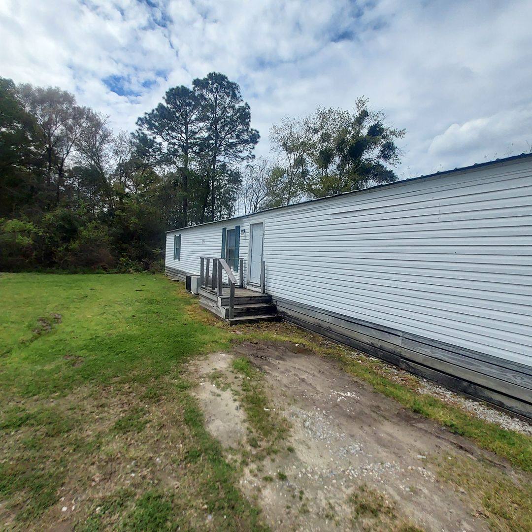 Apartment for rent at 141 Benton Bay Rd SE, Ludowici, GA 31316