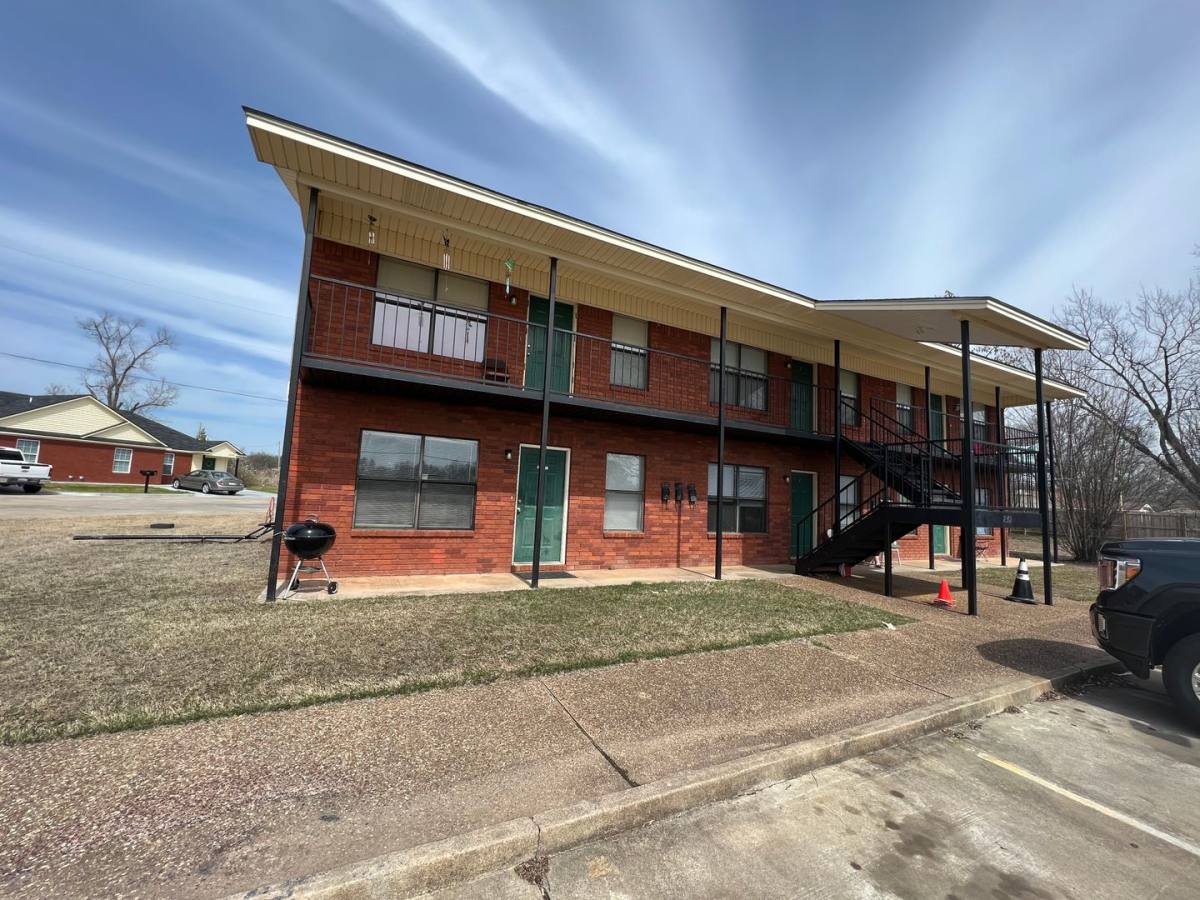 Apartment for rent at 2301 Alma Blvd, Van Buren, AR 72956