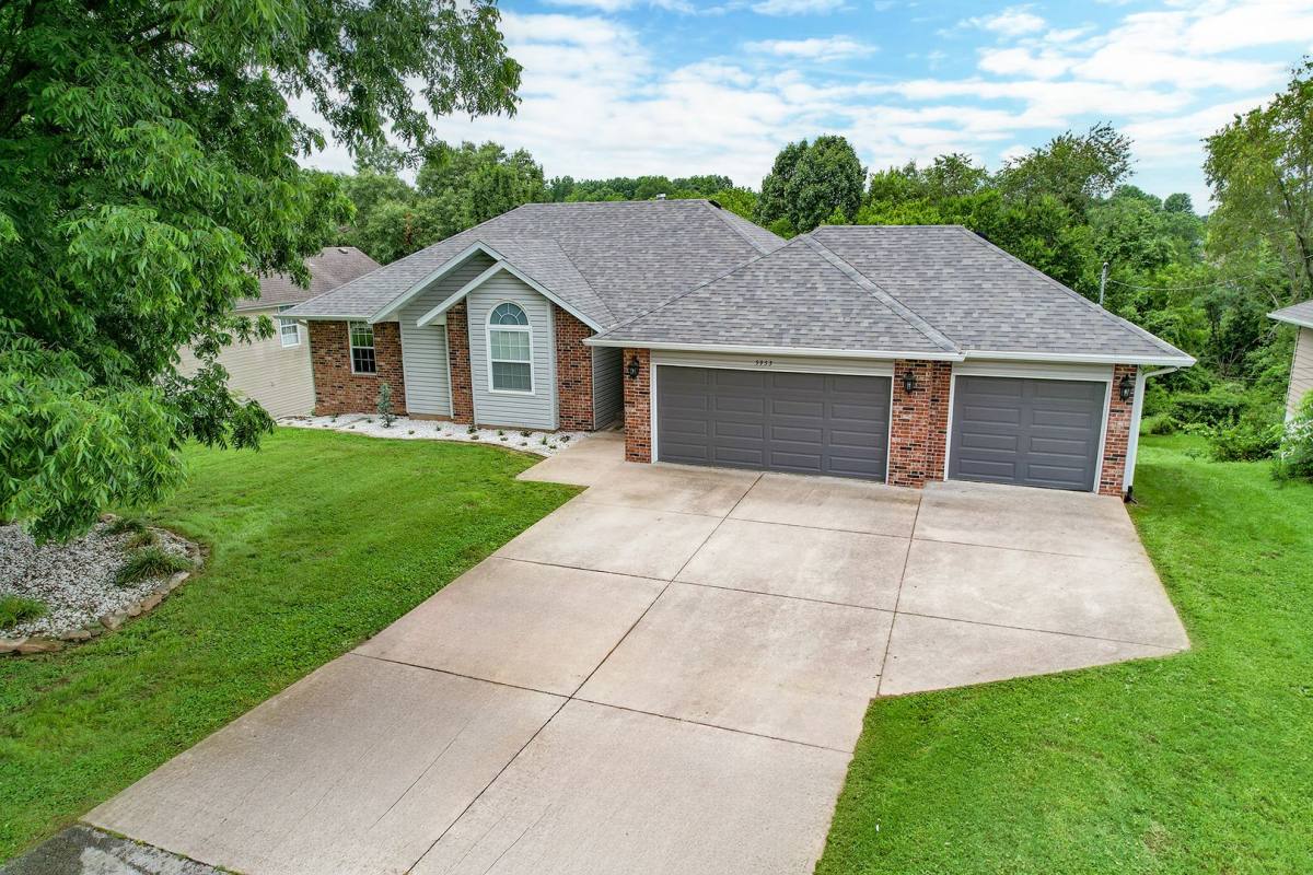 House for rent at 5953 S Roanoke Ave, Springfield, MO 65810