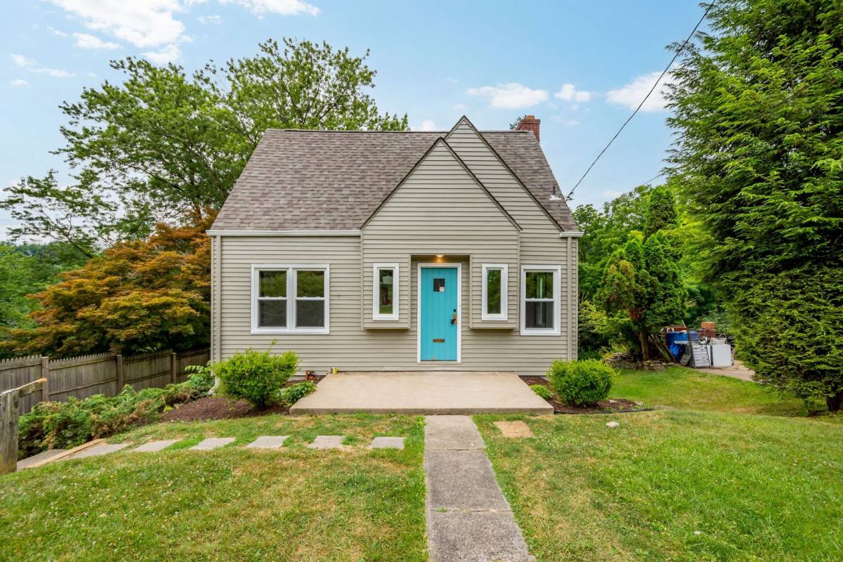House for rent at 274 Idlewood Rd, Pittsburgh, PA 15235
