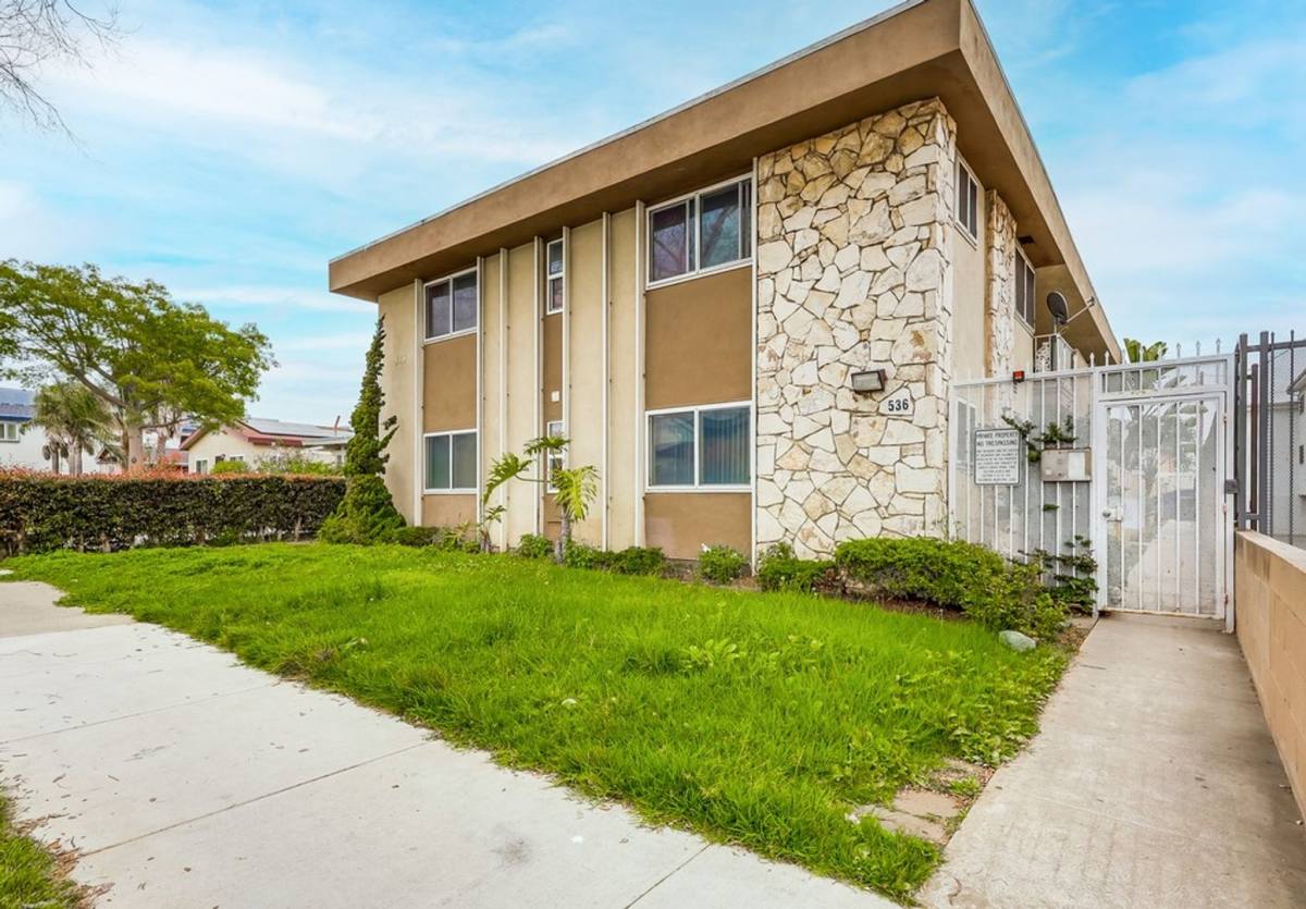Apartment for rent at 536 S Flower St, Inglewood, CA 90301