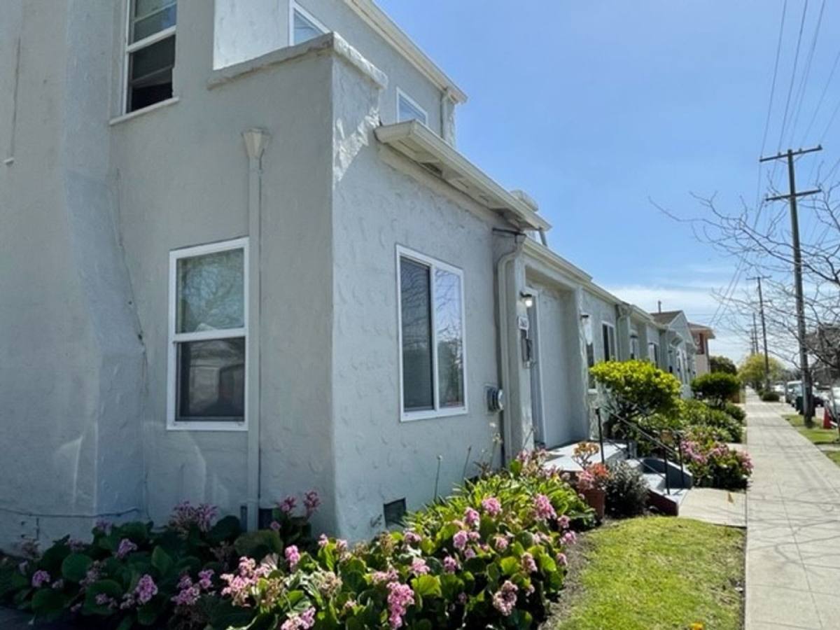 Apartment for rent at 2601 Sacramento St, Berkeley, CA 94703