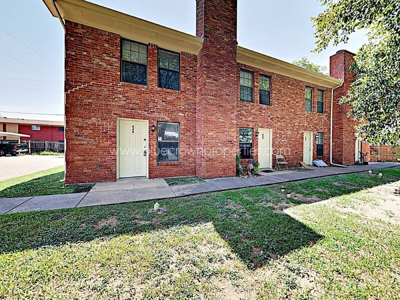 Townhouse for rent at 648 S Rogers Rd, Irving, TX 75060