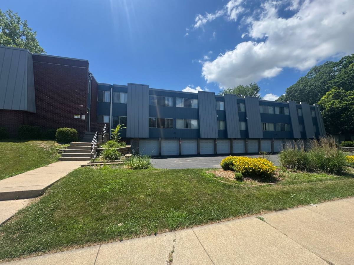 Apartment for rent at 1226 E Maywood Ave, Peoria, IL 61603