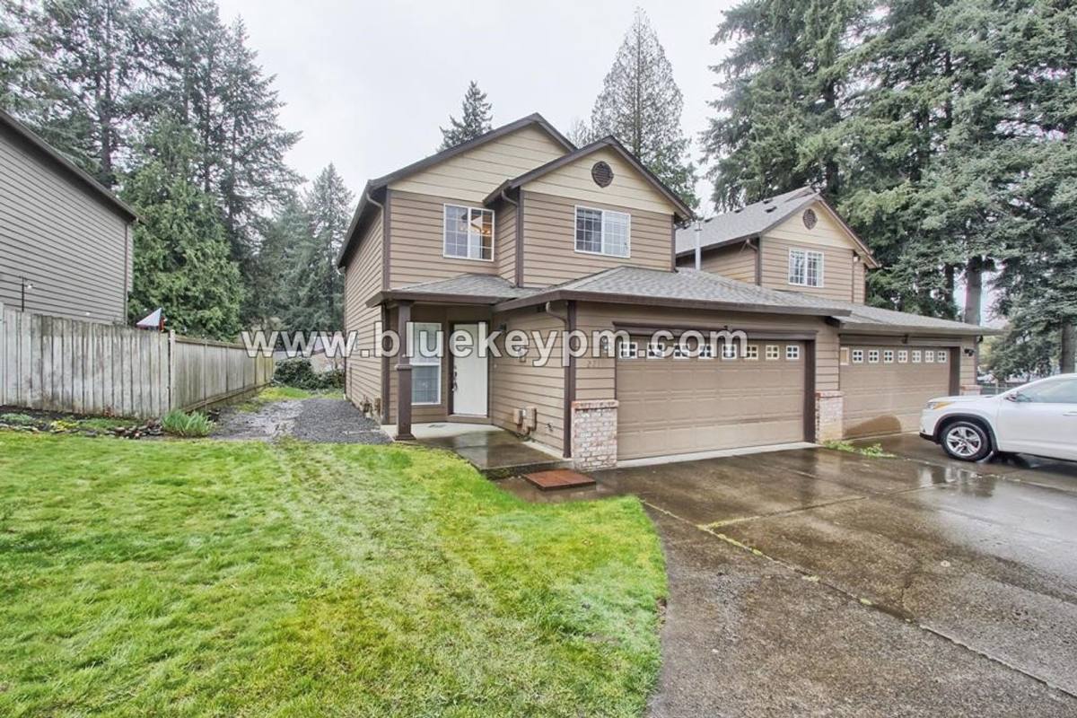 Townhouse for rent at 2214 NE 137th Court, Vancouver, WA 98684