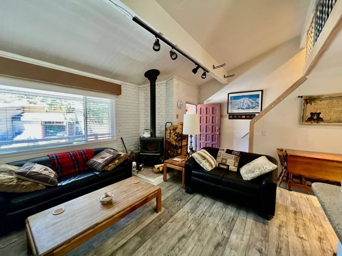 House for rent at 165 Old Mammoth Rd, Mammoth Lakes, CA 93546