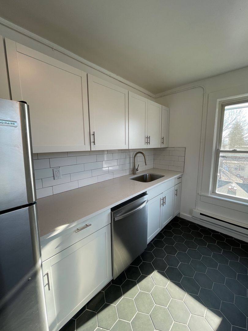 Apartment for rent at 57 Carter St, Newburgh, NY 12550