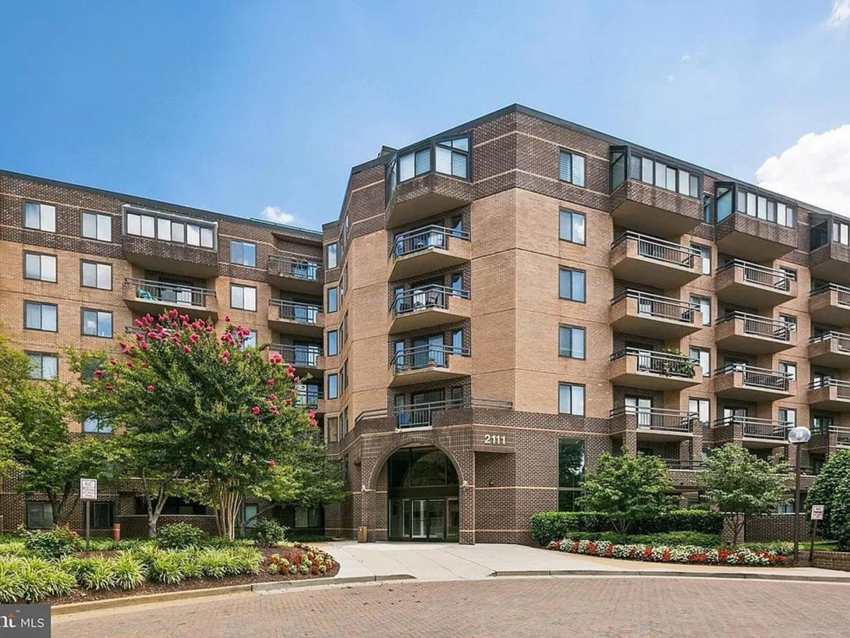 Apartment for rent at 2111 Wisconsin Ave, NW #722, Washington, DC 20007