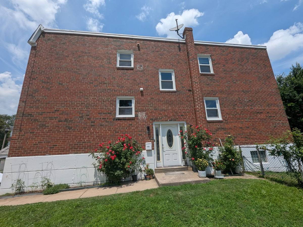 Apartment for rent at 125 Lockart Plaza, Philadelphia, PA 19116