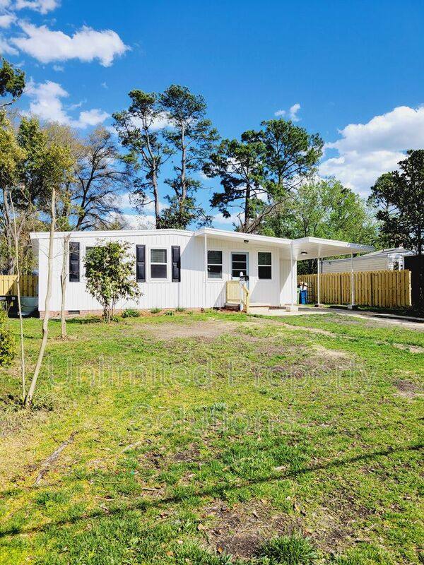 House for rent at 2413 Monroe St, Wilmington, NC 28401