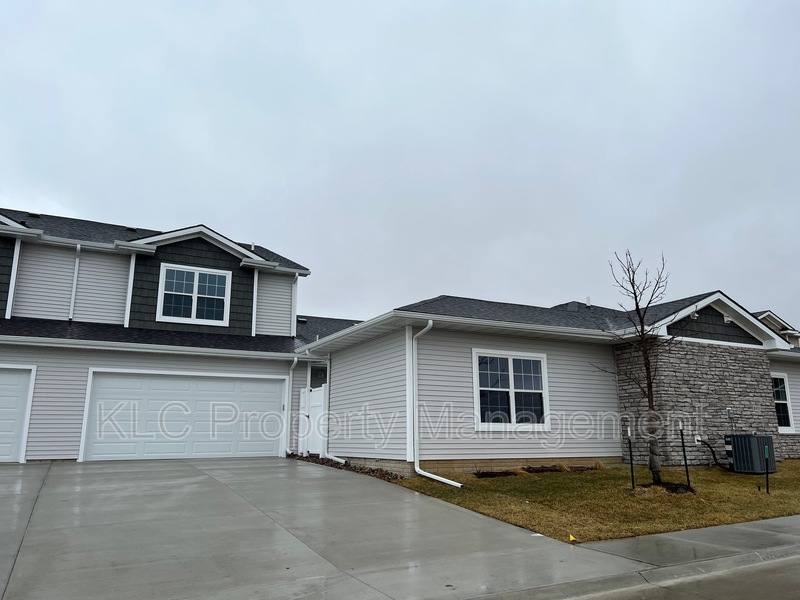 Townhouse for rent at 8951 Calpurnia Dr, West Des Moines, IA 50266