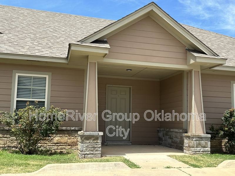 House for rent at 1027 SW 92nd St, Oklahoma City, OK 73139