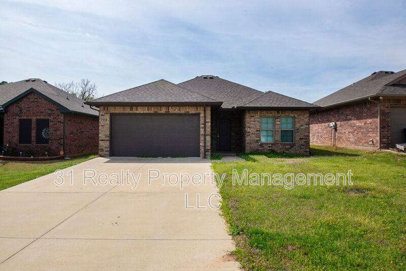 House for rent at 704 E Bullock St, Denison, TX 75020