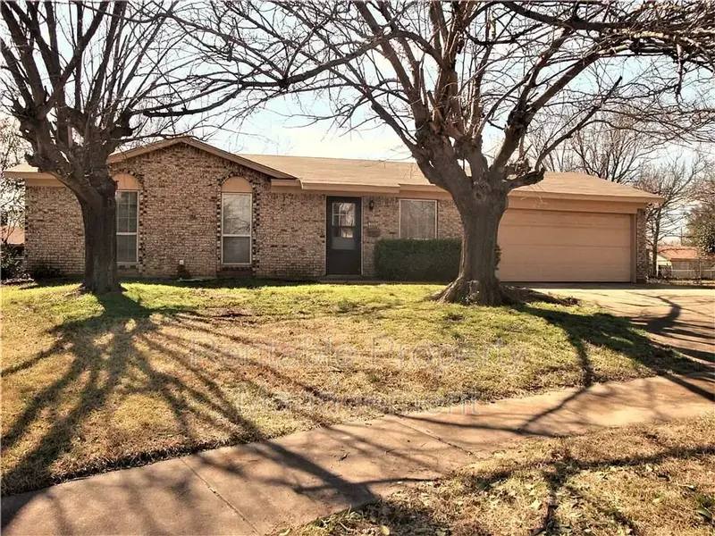 House for rent at 325 Boulder Court, Burleson, TX 76028
