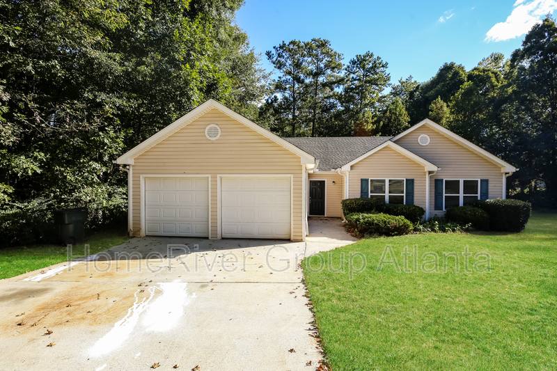 House for rent at 9108 S Sterling Lakes Dr, Covington, GA 30014