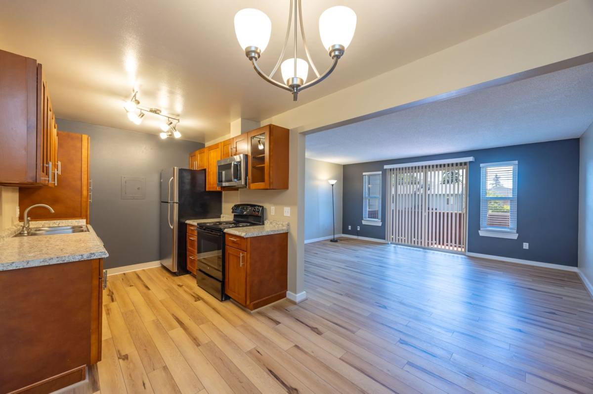 Apartment for rent at 920 N 100th St, Seattle, WA 98133