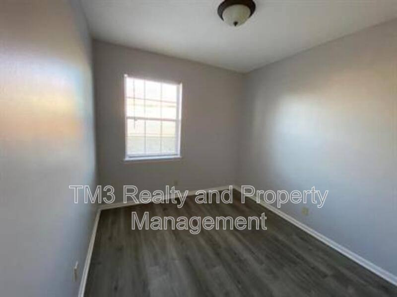 Apartment for rent at 1606 E Kansas City Rd #4, Olathe, KS 66061