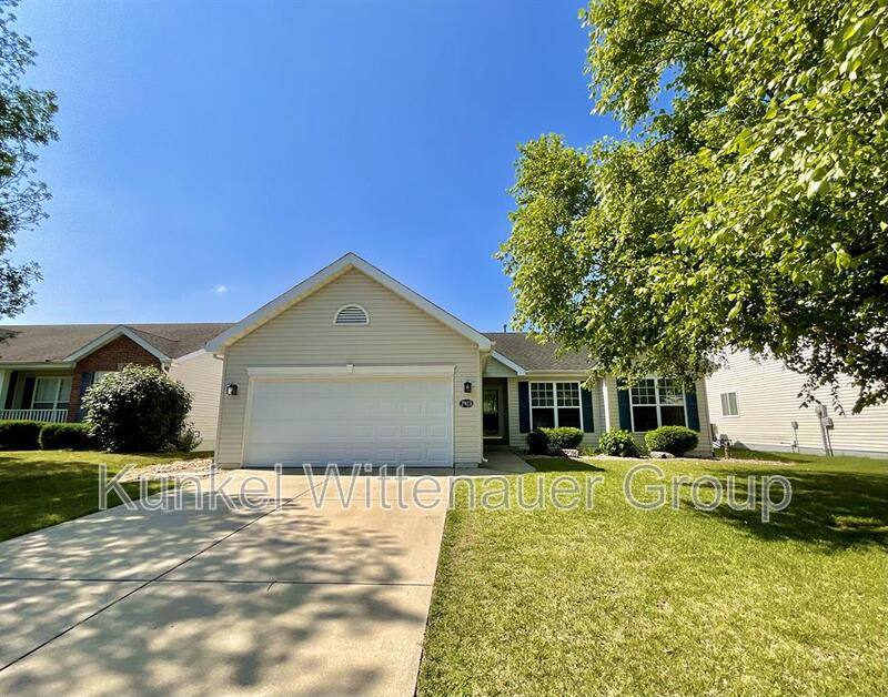 House for rent at 2923 Harvest Meadow Dr, Belleville, IL 62221