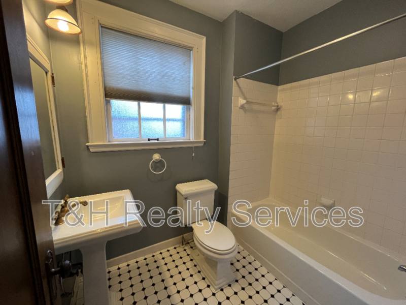 Condo for rent at 1827 N Talbott St #3, Indianapolis, IN 46202