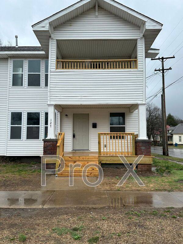 Apartment for rent at 125-127 S Connor Ave, Joplin, MO 64801