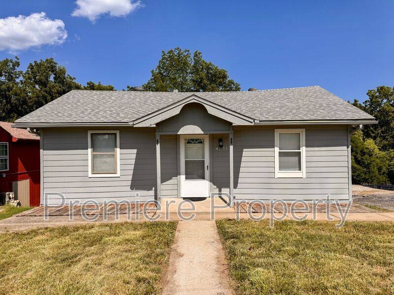 House for rent at 4311 N Spruce Ave, Kansas City, MO 64117