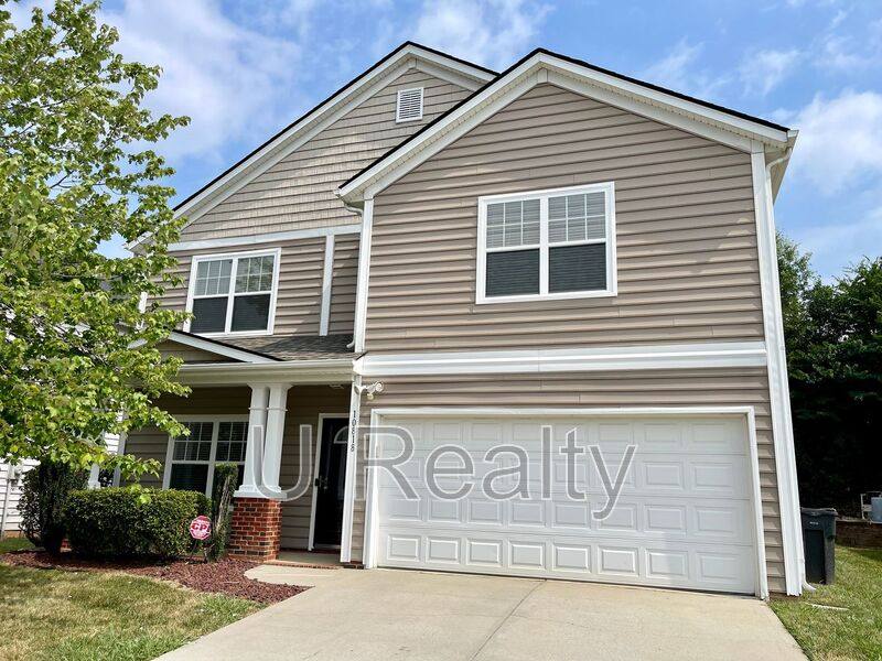 House for rent at 10818 Slalom Hill Rd, Charlotte, NC 28278