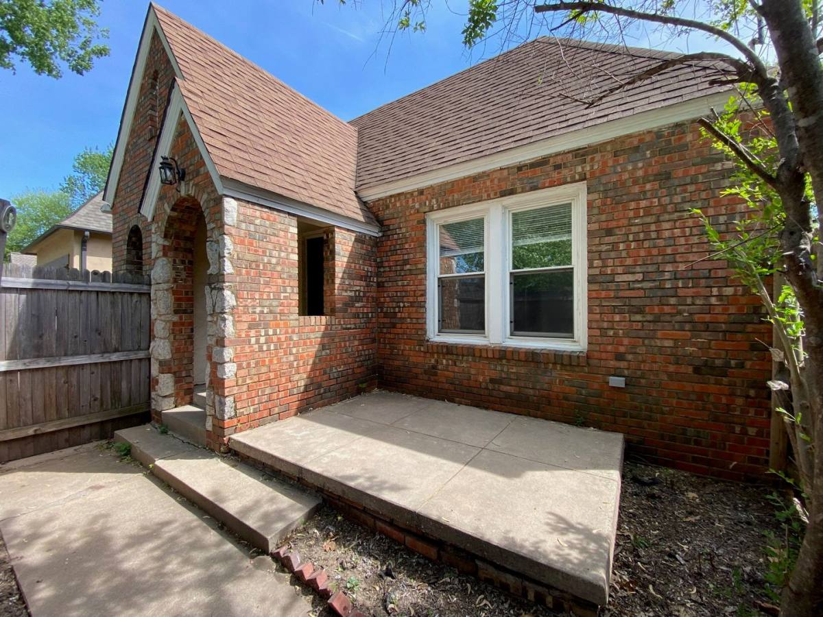 House for rent at 1106 E 36th St, Tulsa, OK 74105