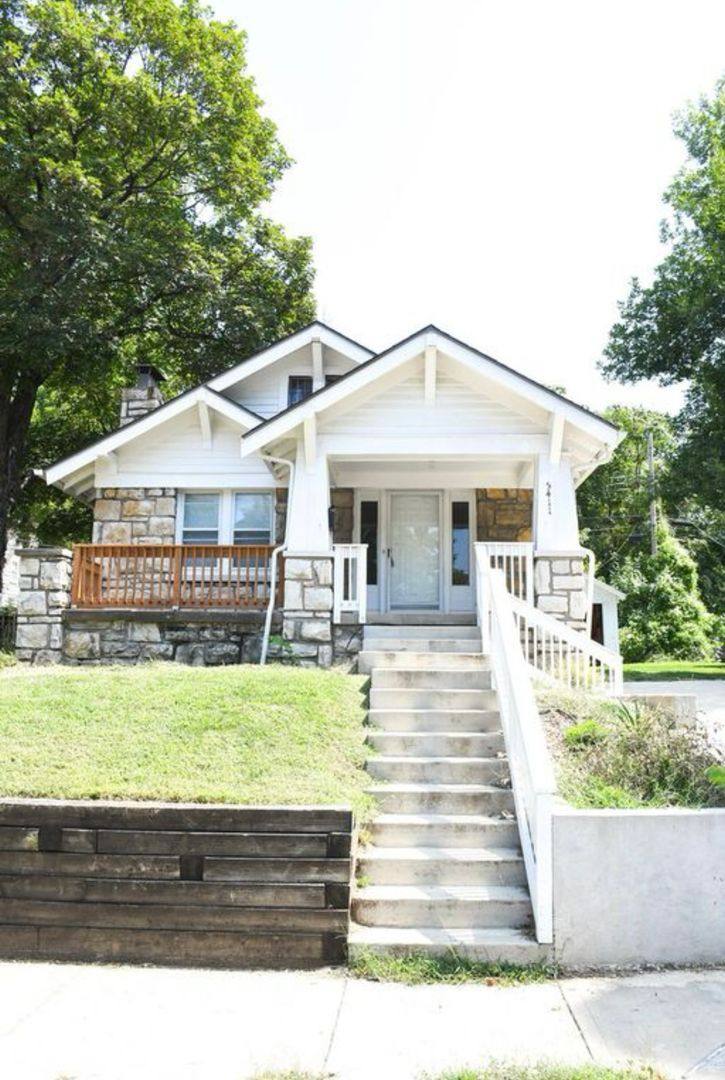 House for rent at 5411 Charlotte St, Kansas City, MO 64110