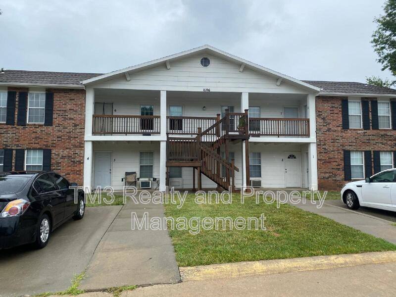Apartment for rent at 1606 E Kansas City Rd #2, Olathe, KS 66061