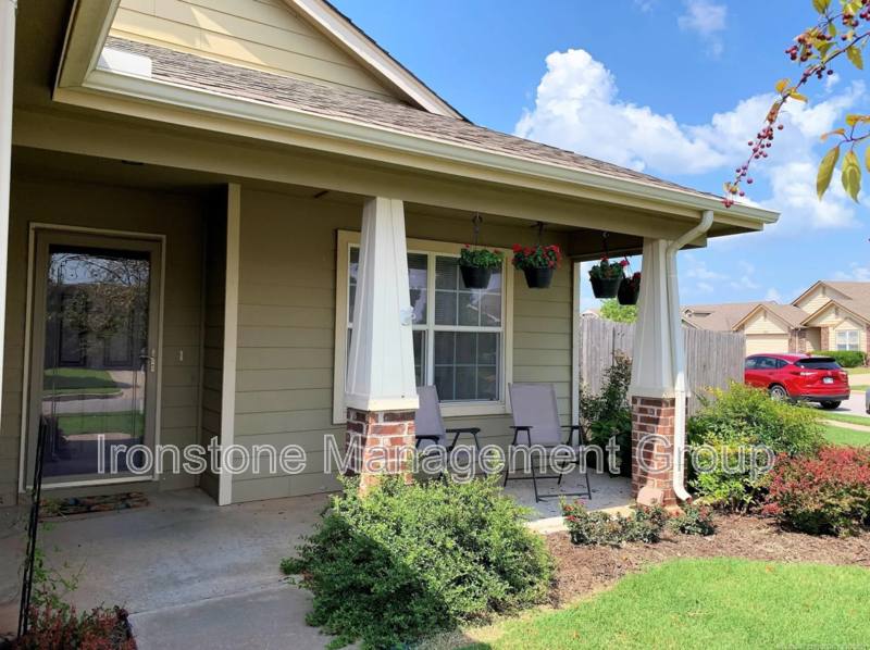 House for rent at 6795 E 130th Place S, Bixby, OK 74008
