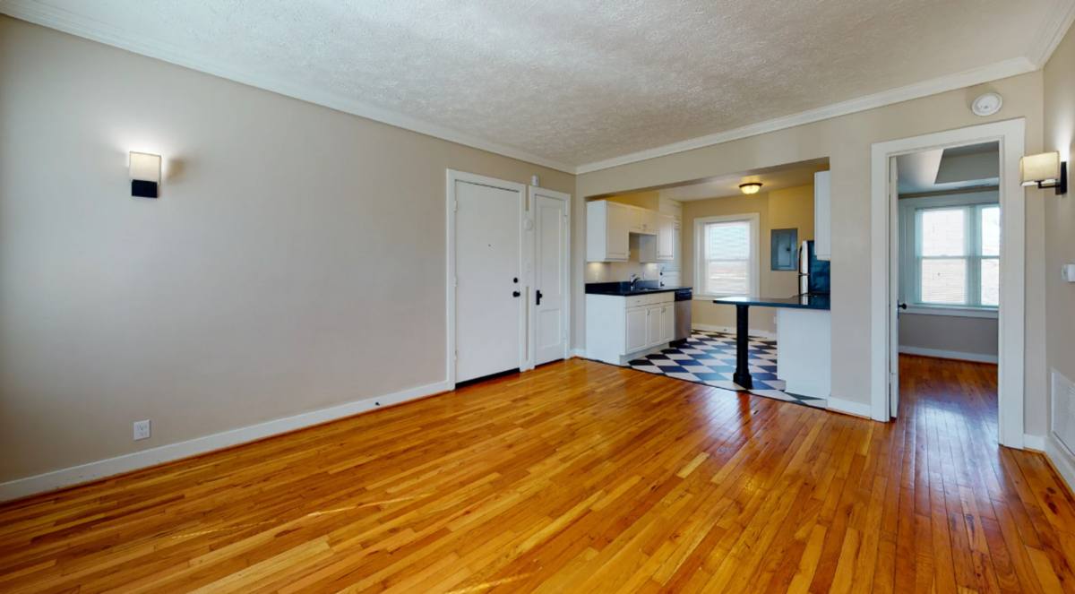 Apartment for rent at 507 N 40th St, Omaha, NE 68131