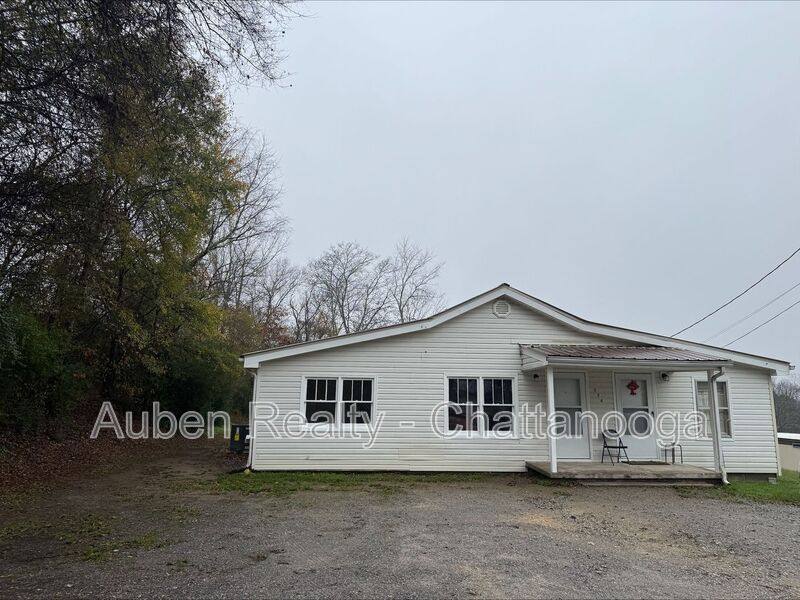 Apartment for rent at 354 Poplar St #A, Soddy Daisy, TN 37379