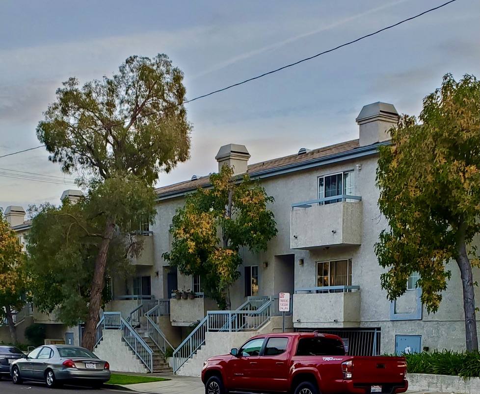 Apartment for rent at 101 S 7th St, Burbank, CA 91501