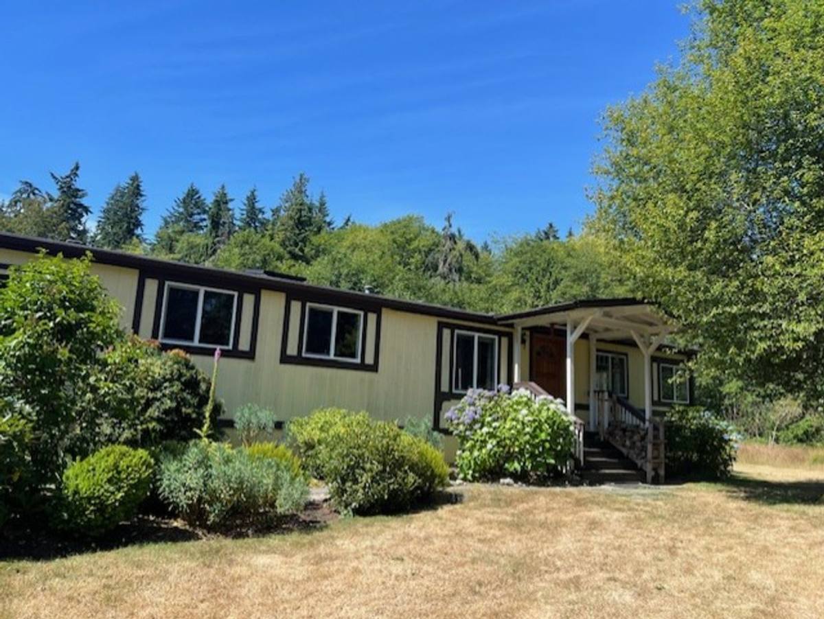 House for rent at 15035 Sunrise Dr NE, Bainbridge Island, WA 98110