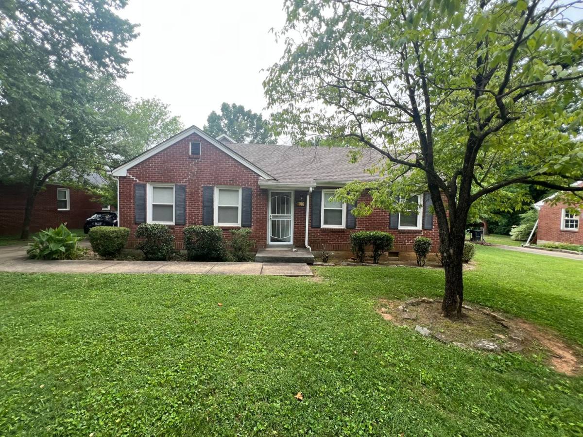 House for rent at 1010 Ewing Dr, Murfreesboro, TN 37130