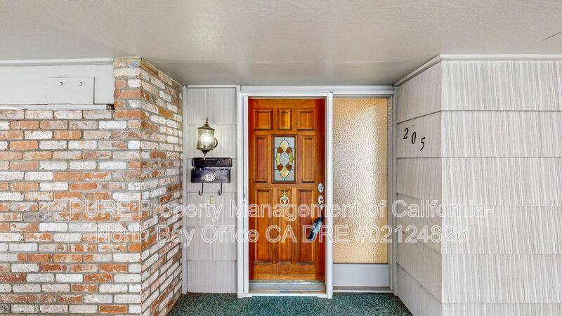 House for rent at 205 White Oaks Dr, Santa Rosa, CA 95409