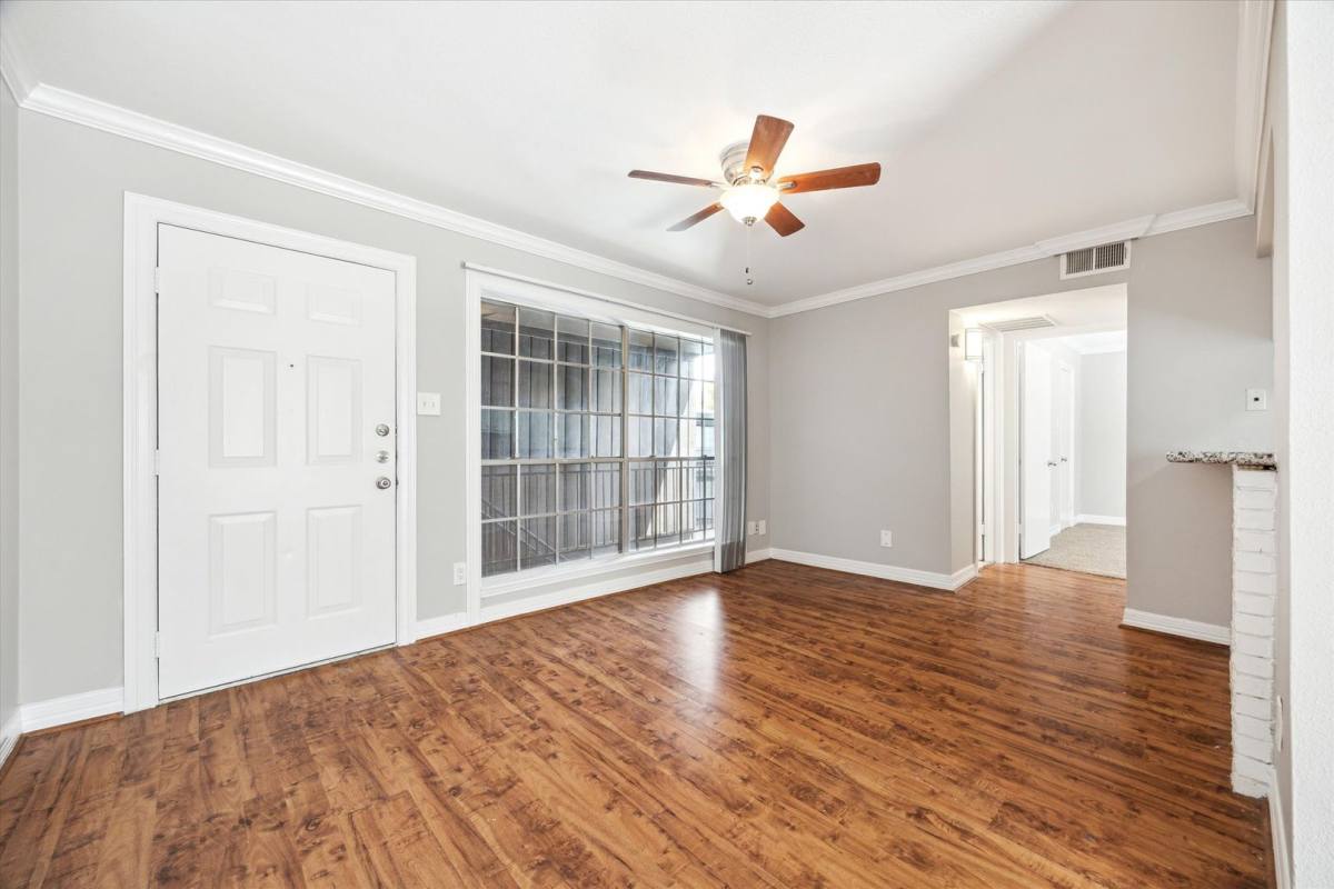 Apartment for rent at 201 Emerson St, Houston, TX 77006