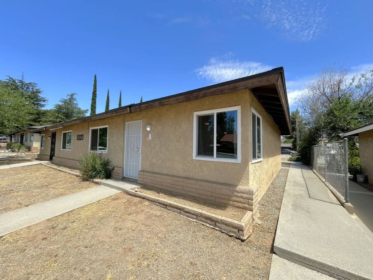 Apartment for rent at 5223 W Wilson St, Banning, CA 92220